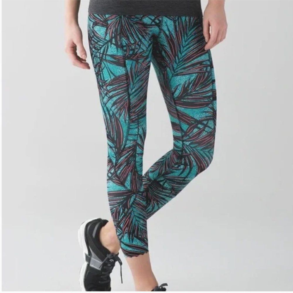 Lululemon Tight Stuff Tight Palm Lace Tofino Teal Womens Size 6 Leggings